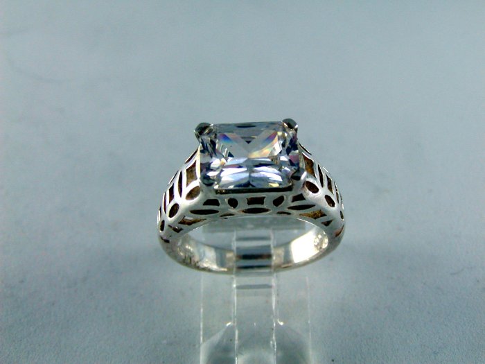 VINTAGE STYLE LARGE STERLING SILVER CZ RING SZ 7 1/4