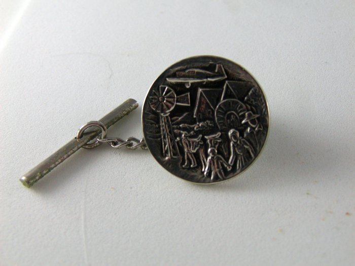 VINTAGE STERLING SILVER JAMES AVERY TIE TAC PIN PIONEERS FARMERS OIL WELL