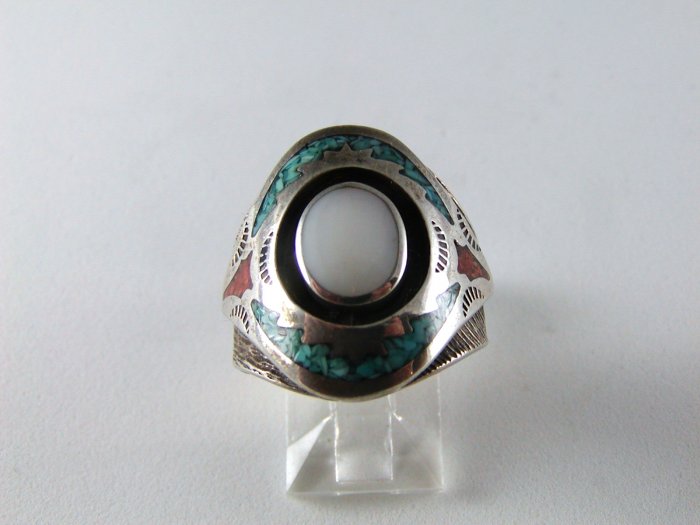 ODD NATIVE AMERICAN STERLING SILVER RING SZ 8 1/4 TURQUOISE MOTHER PEARL