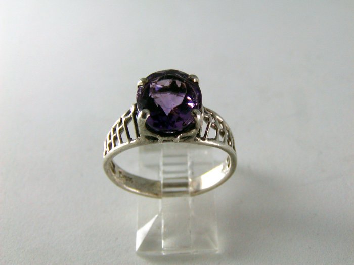 VINTAGE EVANS STERLING SILVER AMYTHEST RING SIZE 8