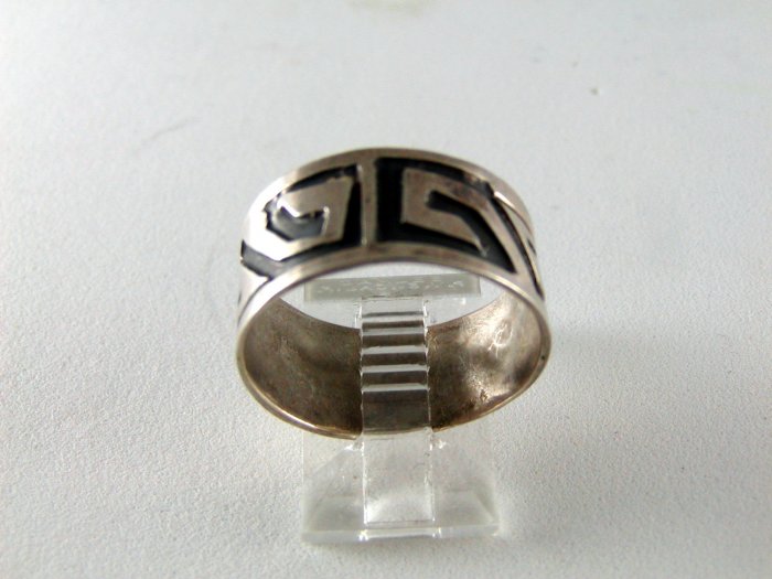 VINTAGE MEXICAN STERLING SILVER BAND RING SIZE 9
