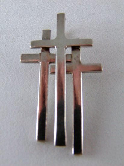 UNUSUAL VINTAGE MEXICAN STERLING SILVER 3 CROSS PENDANT