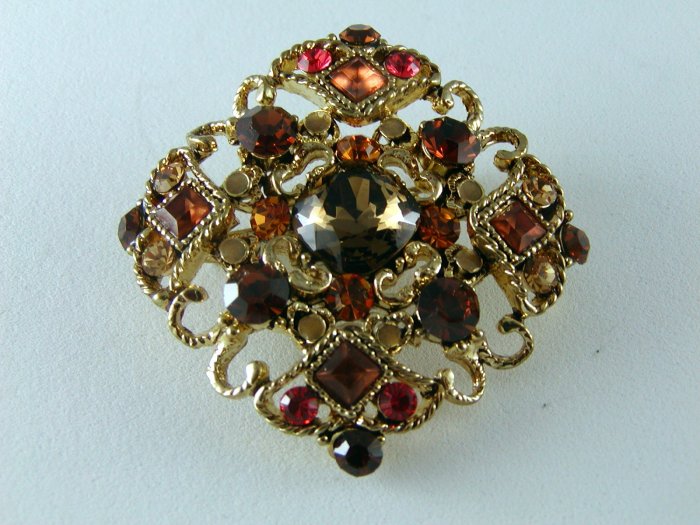 VINTAGE AMBER RHINESTONE BROOCH