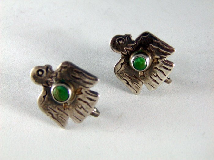 VINTAGE NATIVE AMERICAN STERLING SILVER TURQUOISE EAGLE SCREW BACK EARRINGS