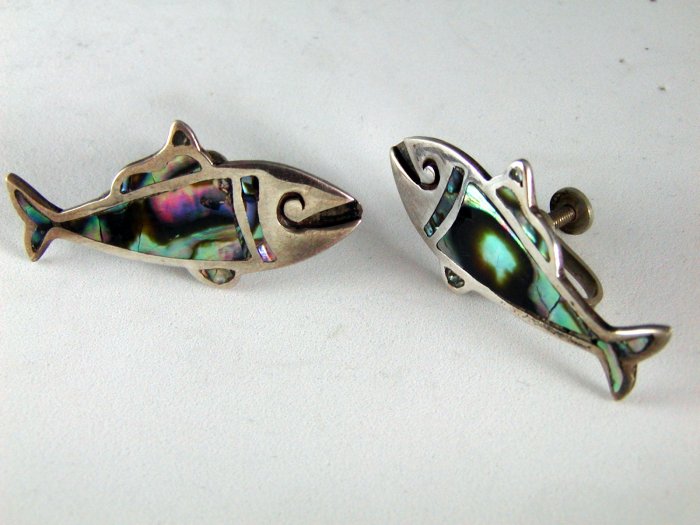 VINTAGE TAXCO MEXICAN STERLING SILVER ABALONE FISH SCREW BACK EARRINGS