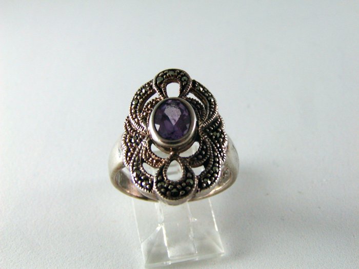 VINTAGE STERLING SILVER AMYTHEST MARCASITES RING SZ 8 1/4
