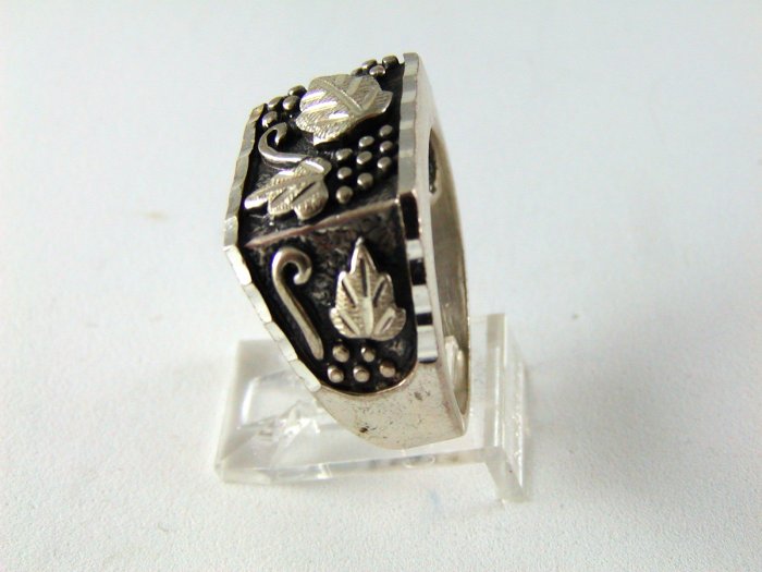 VINTAGE STYLE GRAPE LEAVES STERLING SILVER RING SZ 10 1/4