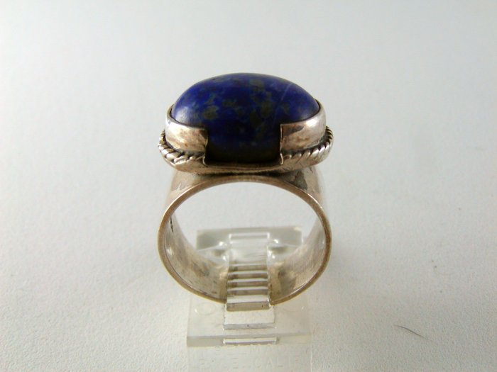 VINTAGE EGYPTIAN STYLE STERLING SILVER LAPIS RING SIZE 6 1/2
