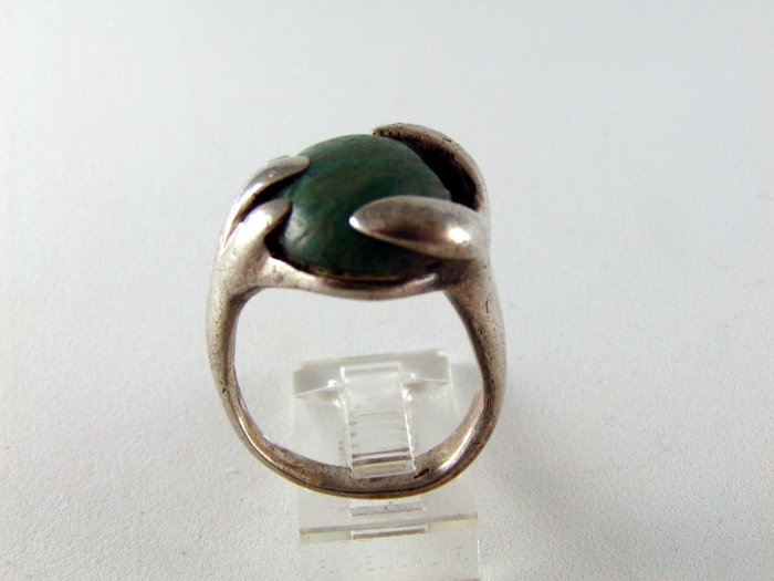 VINTAGE HANDMADE STERLING SILVER MALACHITE RING HANDS SIZE 7 3/4