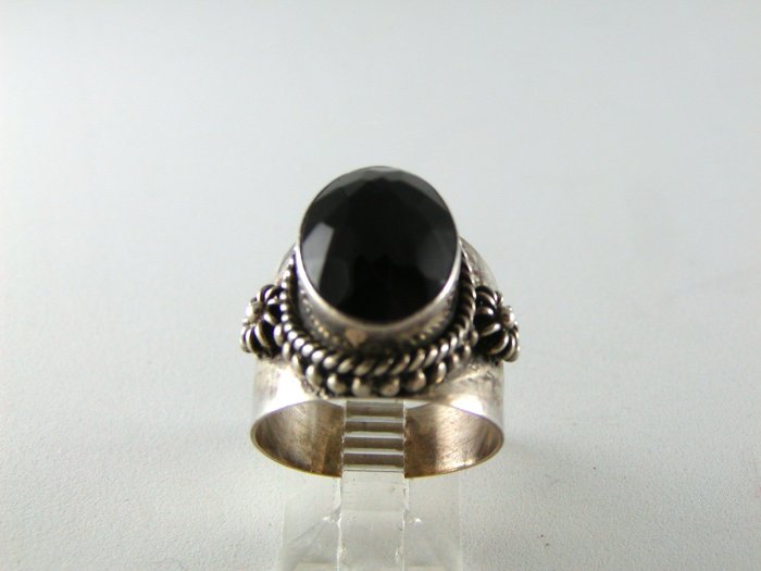 GOTHIC RENAISSANCE VINTAGE STYLE STERLING SILVER BLACK ONYX RING SZ 7
