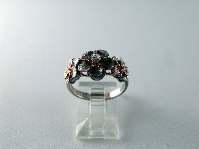 VINTAGE STYLES STERLING SILVER CZ RING SIZE 7