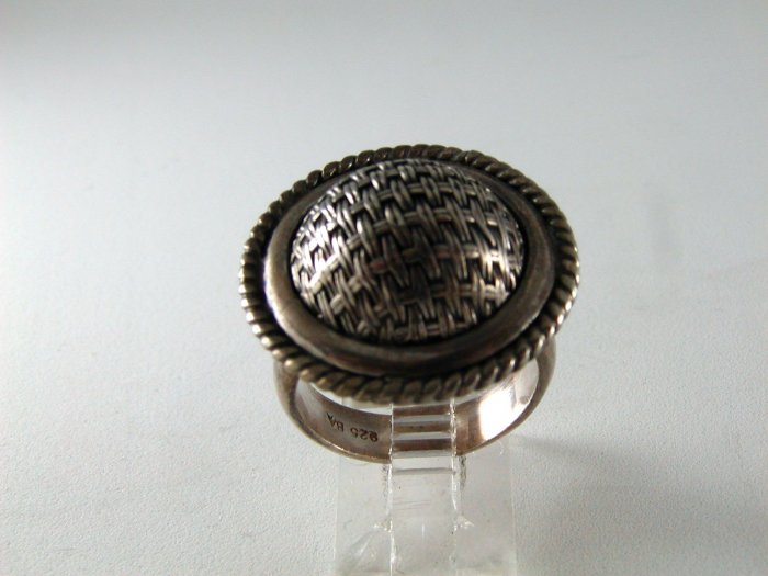 GOTHIC RENAISSANCE STYLE STERLING SILVER RING SIZE 7 1/2