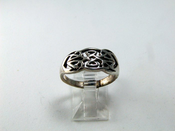VINTAGE CELTIC STYLE STERLING SILVER BAND RING SIZE 8 1/4