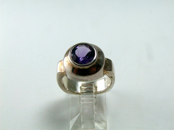 VINTAGE STYLE STERLING SILVER AMYTHEST RING SIZE 7 3/4
