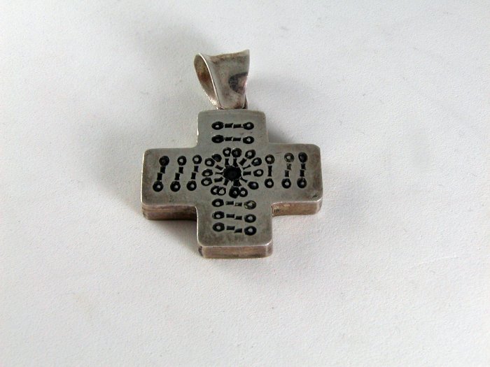 VINTAGE TAXCO MEXICO MEXICAN STERLING SILVER CROSS UNUSUAL