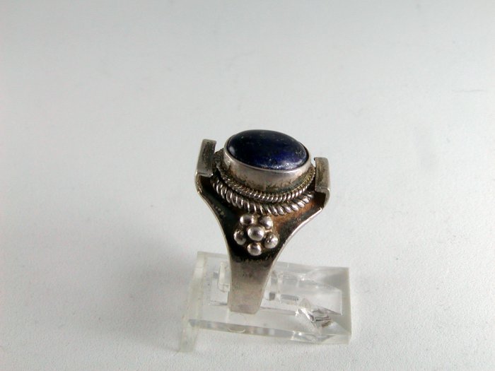 VINTAGE TRIBAL STERLING SILVER LAPIS RING SIZE 8