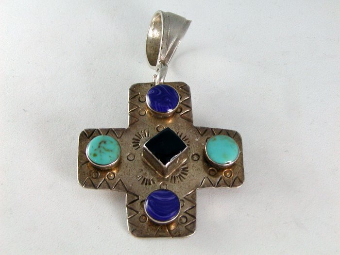 VINTAGE MEXICAN MEXICO STERLING SILVER ONYX CROSS