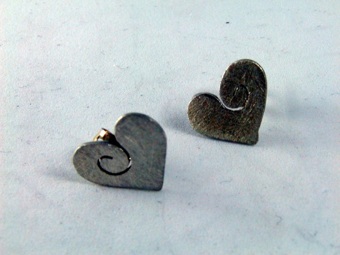 VINTAGE STERLING SILVER HEART PIERCED EARRINGS