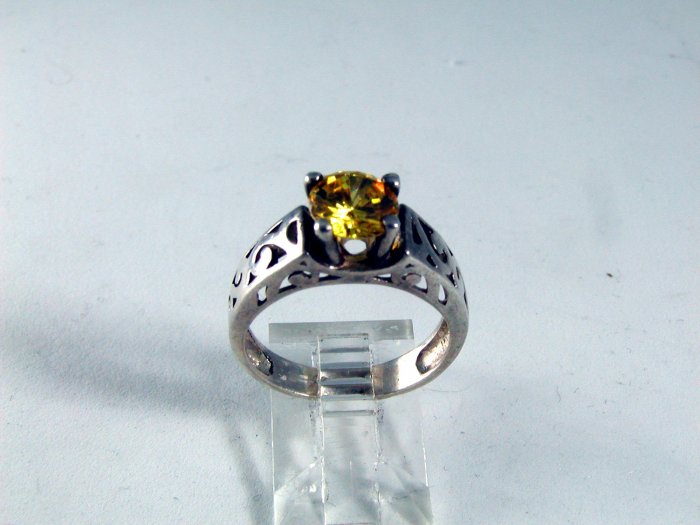 VINTAGE STERLING SILVER SPARKLY CITRINE RING SIZE 7 1/4
