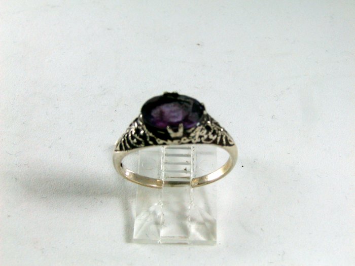VINTAGE STERLING SILVER AMYTHEST RING SIZE 7