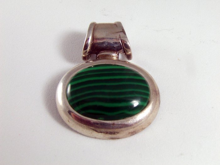 VINTAGE STERLING SIILVER MALACHITE PENDANT