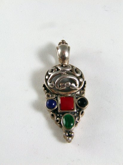 GOTHIC RENAISSANCE FESTIVAL VINTAGE STYLE STERLING SILVER ONYX PENDANT