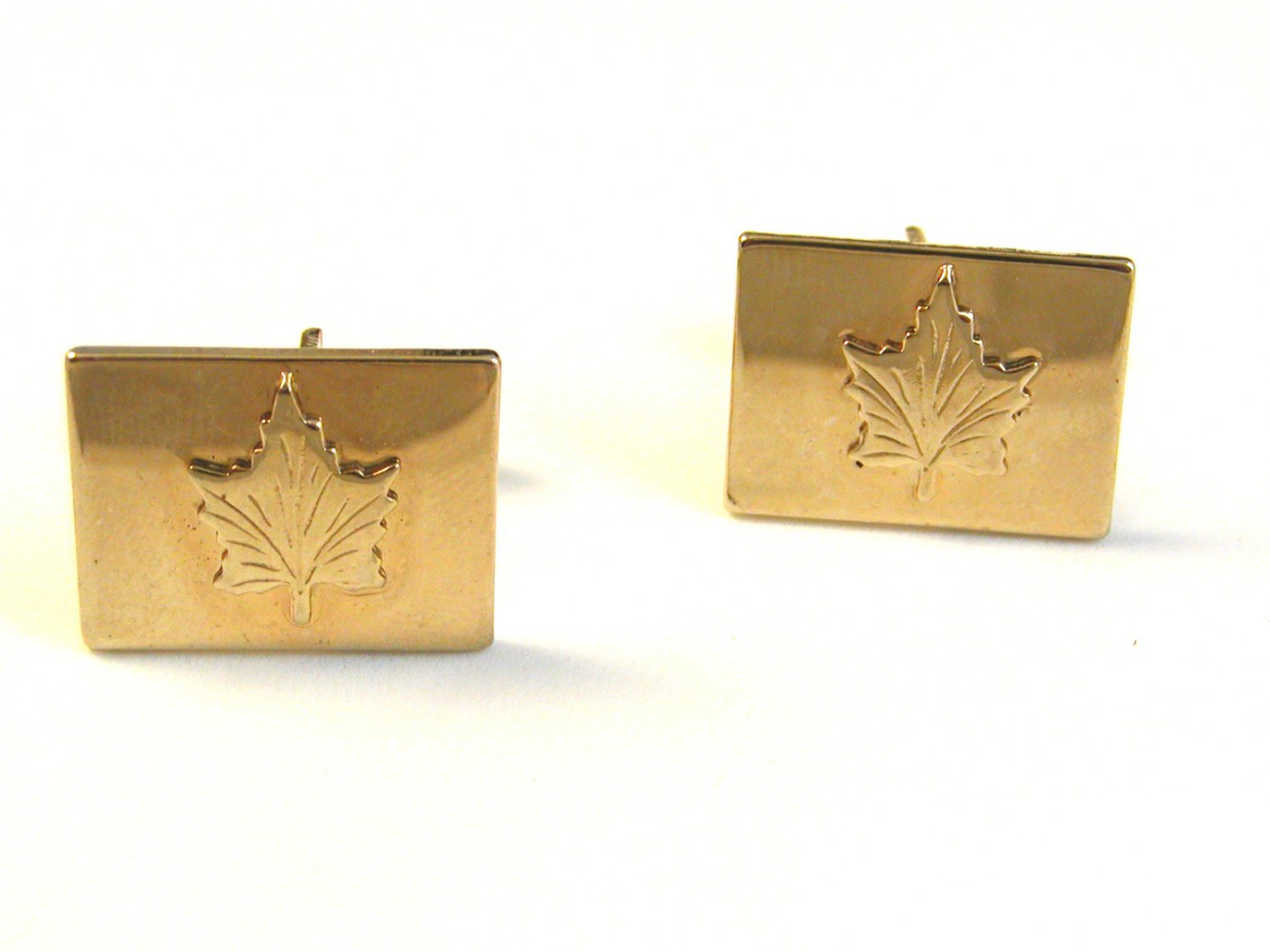 1960's Gold Tone Canadian Maple Leaf Cufflinks