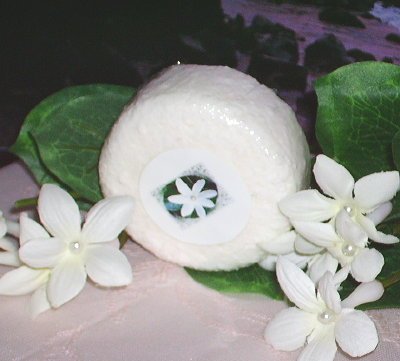Monoi de Tahiti Tiare Gardenia Luxury Bath Bomb