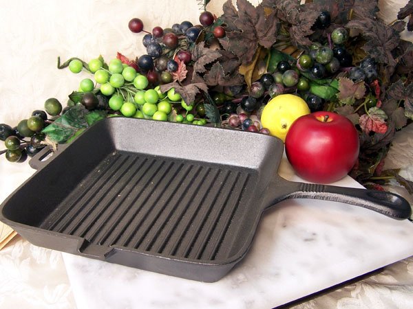 Old Mountain Pie/Sandwich Cast Iron