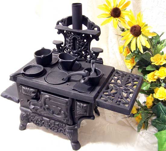 Cast Iron Stove "Crescent