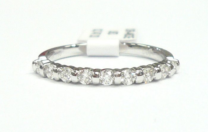 18K White Gold 0.31cts. Diamond Wedding Band