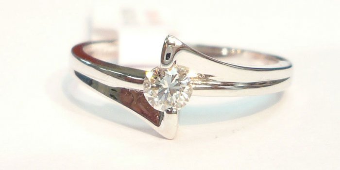 18K White Gold 0.18cts. Diamond Solitare Ring