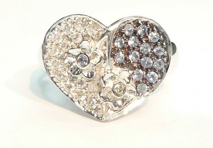 18K White Gold 0.24cts. Diamond & 0.25 Blue Sapphire Ring