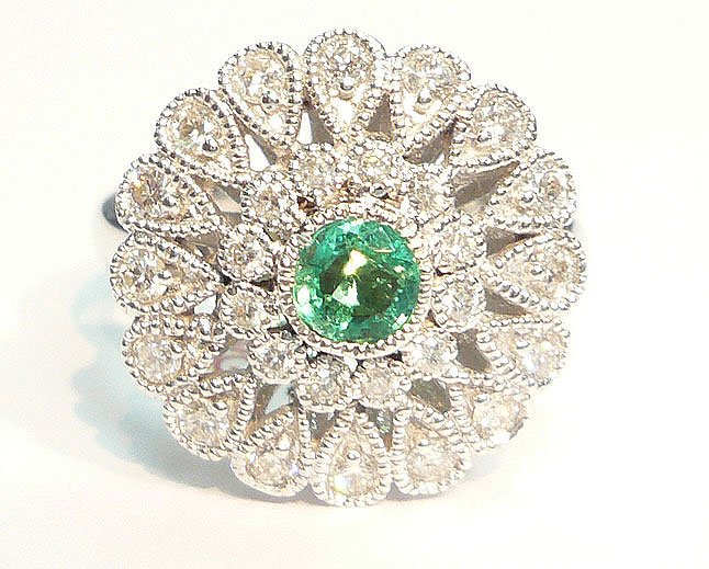 18K White Gold 0.43cts. Diamond & 0.23cts. Emerald Ring