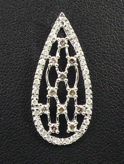 18K White Gold 0.19cts Diamond & 0.30 Brown Diamond Pendant