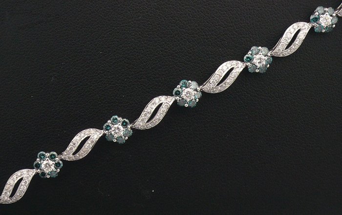 18K White Gold 1.75cts Diamond & 2.24cts Treated Blue Diamond Bracelet