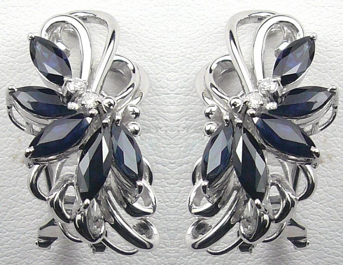 18K White Gold 0.10cts Diamond & 2.00cts Blue Sapphire Earring