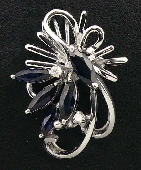14K White Gold 0.06cts Diamond & 1.05cts Blue Sapphire Pendant