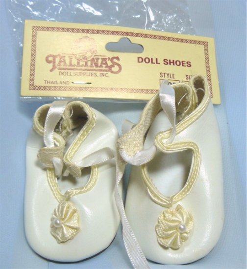 Tallina Doll Shoes: Sz 4 White, Satin Ribbon Ties, Gathered Bow with Pearl on Toe