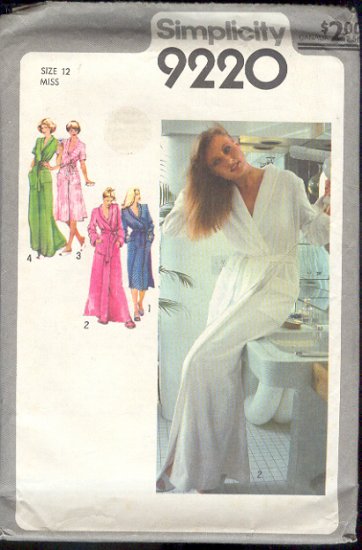 Simplicity Sewing Pattern 9220 Robe, Size 12