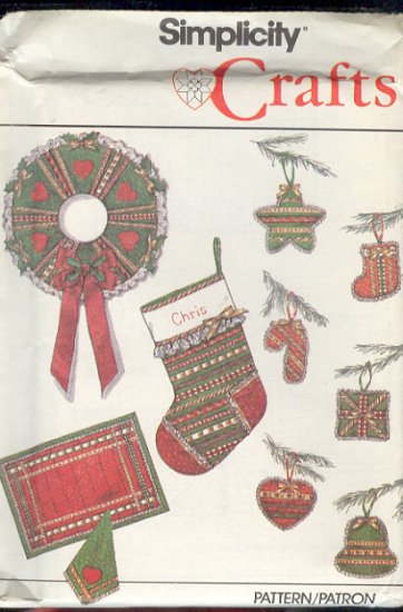 Simplicity Sewing Pattern 9034, Christmas ornaments, mat, wreath, napking, sox