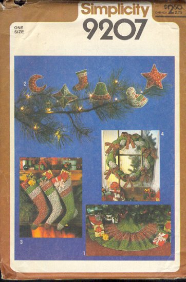 Sewing Pattern, Simplicity 9207 Christmas Ornament, sox, wreath, tree skirt.