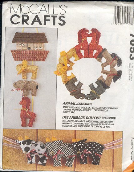 McCall's Sewing Pattern 7053, Noah's Ark, Animals in wreath and as a wall hanging, One Size