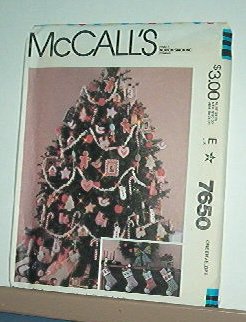 Sewing Pattern McCall's ornaments, stockings, frames w transfers