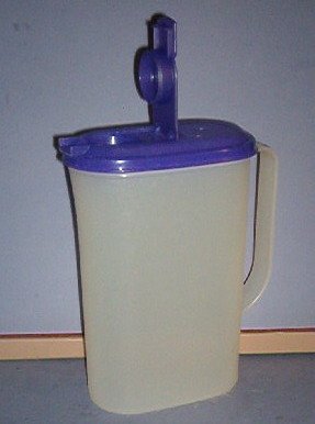 Tupperwear Juice pitcher - 5.5"X3"X9" - sealing spout - Tupperwear - great shape