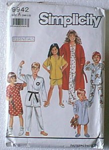 Childs Pajamas Nightshirt Robe 2 Lengths Simplicity Sewing Pattern 9942 Sz Sm Lg Cut