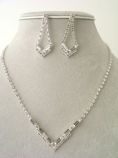 V Shape design Necklace/Earring Set Reg $49.99