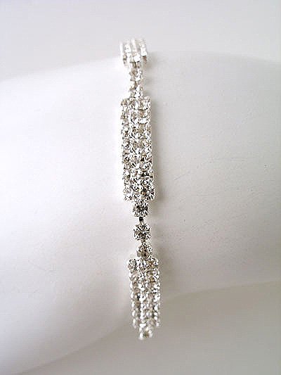 Clear Rhinestone simple and Elegant Bracelet