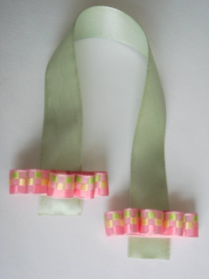 CANDY - Green Ribbon Bookmark with Pink Bow Embelishment
