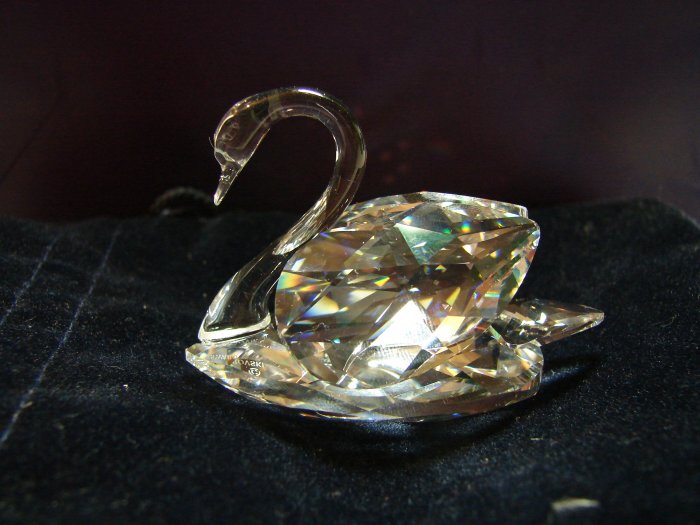 SWAROVSKI CRYSTAL SWAN 7633 NR 050 0000 with Gift Bag and Display Mirror